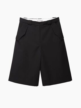 ACNE STUDIOS
Hunter Starchy Wide Leg Shorts 
Size 34